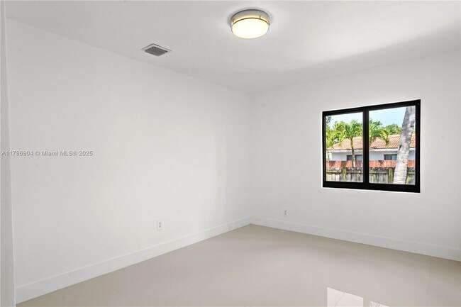 Building Photo - 1687 SW 11th St