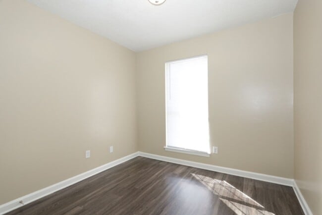 Building Photo - 1274 Parkrose Rd