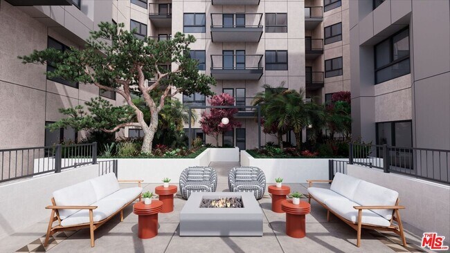 Building Photo - 800 N Front St