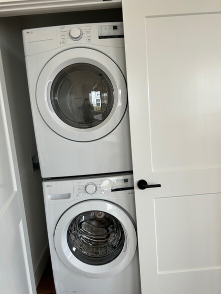 Building Photo - 348 N Fletcher Ave