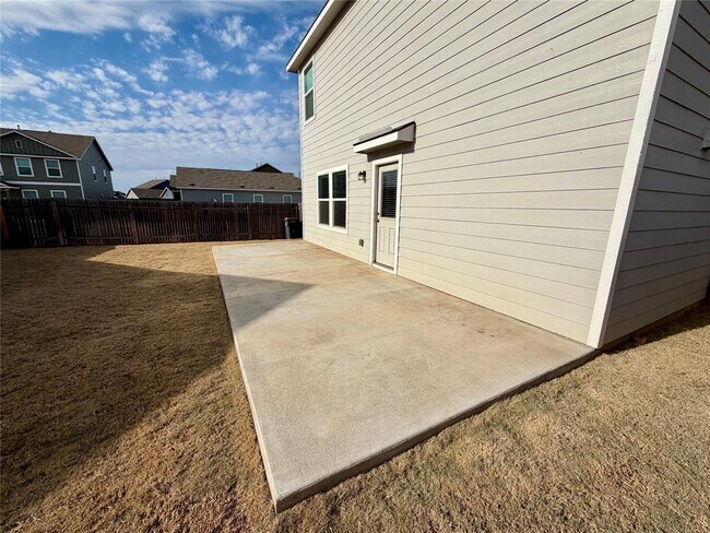 Building Photo - 512 Gabbro Gdns