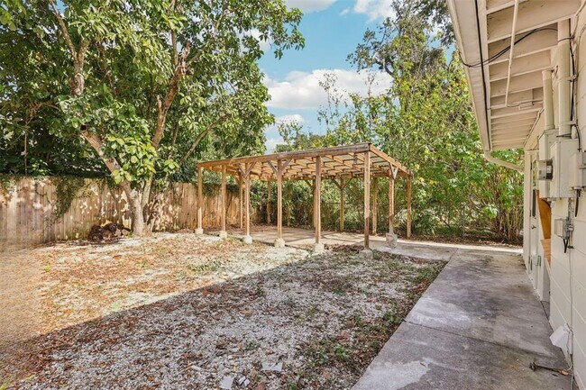 Building Photo - 1601 Triangle Ave