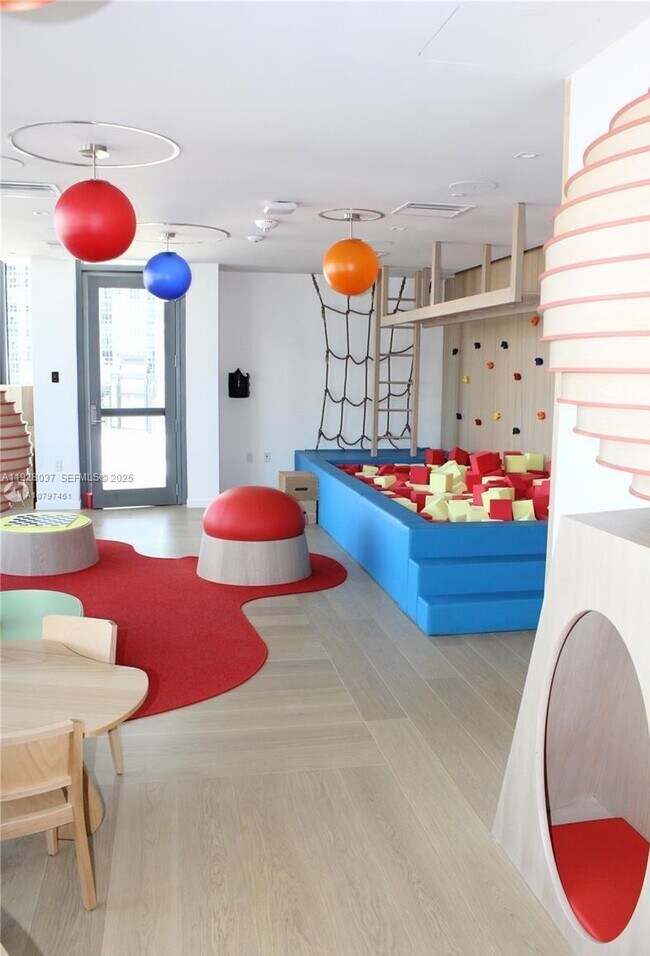 Building Photo - 1000 Brickell Plaza