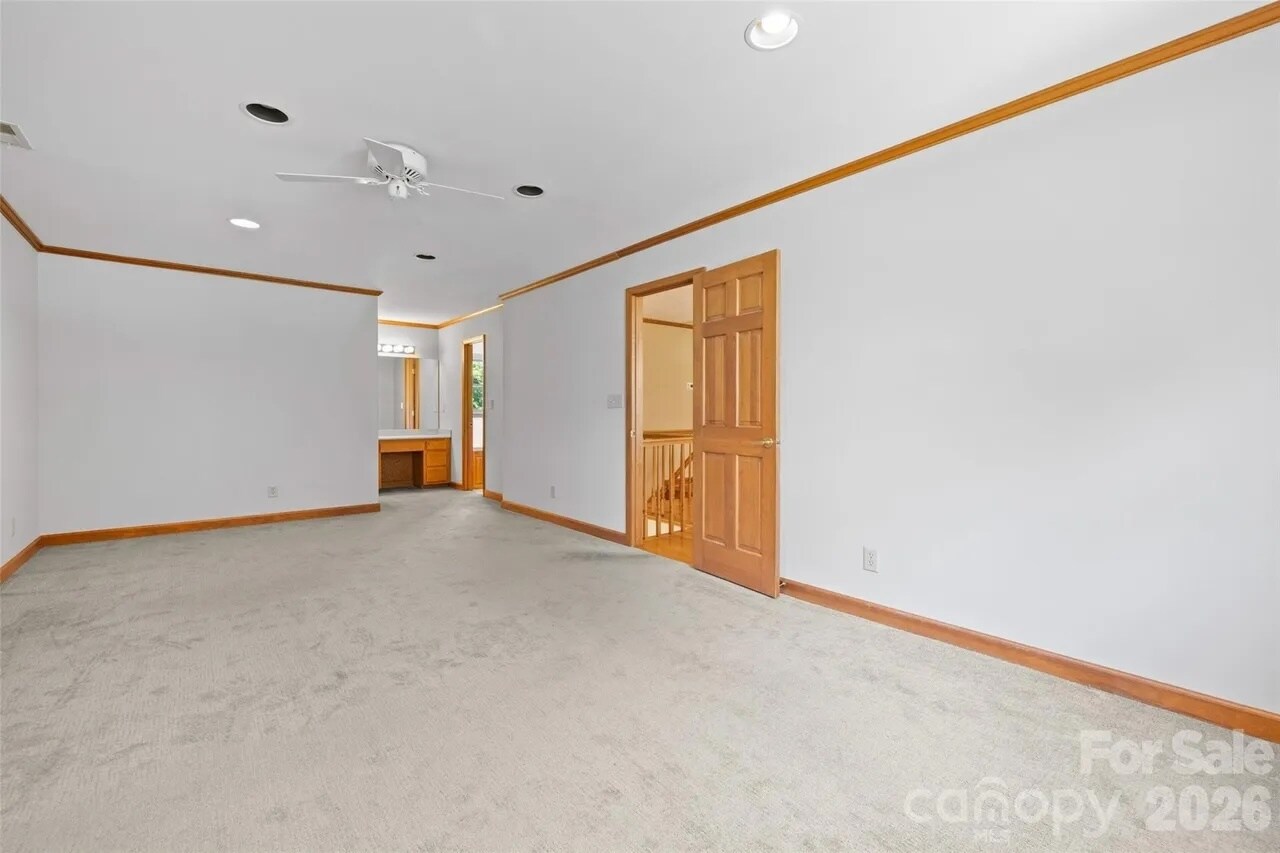 Building Photo - 3010 Eaker Dr