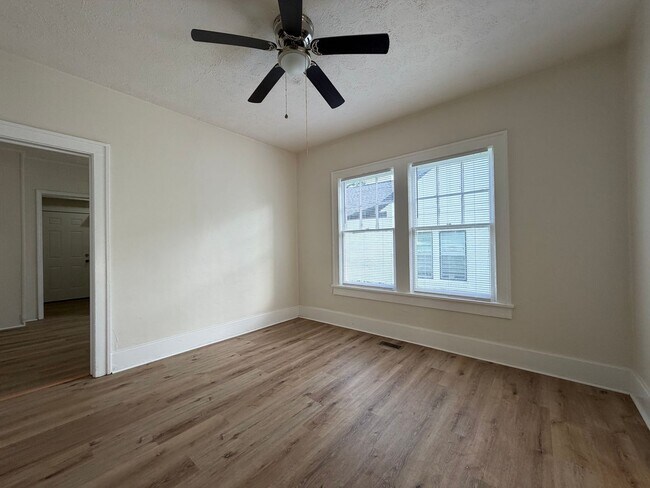 Building Photo - 918 Darlington Way SW