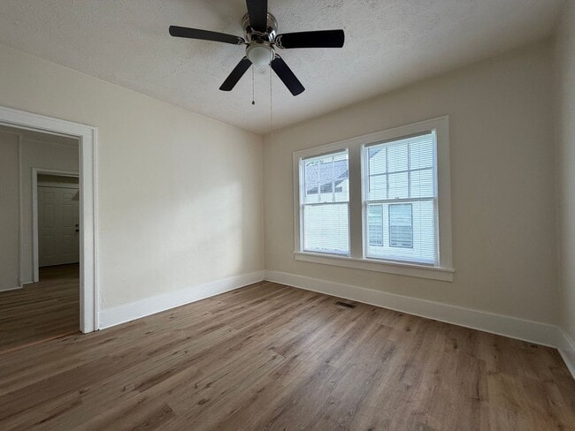 Building Photo - Renovated 3/2 House in South Rome $1,295