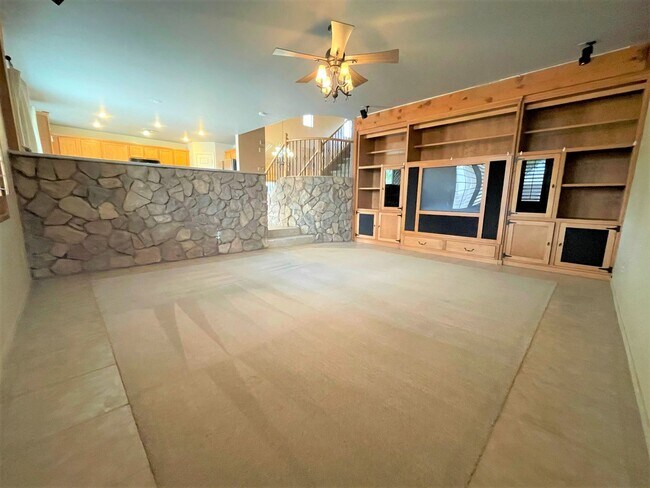 Building Photo - Southwest Rustic Charmet