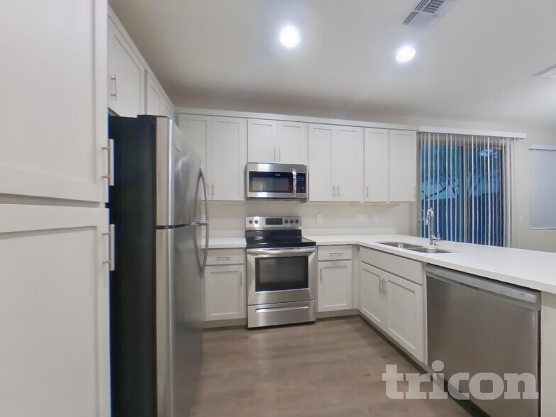 Building Photo - 2929 N 28th St