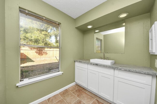 Building Photo - 20411 Jasperwood Ln