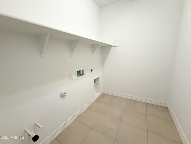Building Photo - 17017 W Shangri La Rd