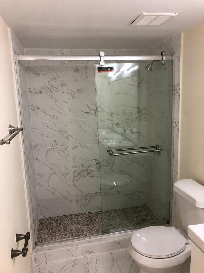 Building Photo - 505 S Pine Island Rd