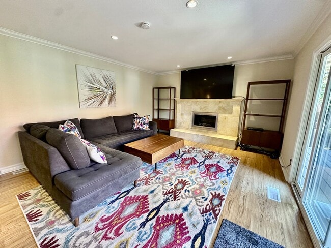 Building Photo - Beautiful San Rafael Home