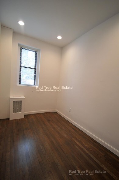 Building Photo - 19 Peterborough St