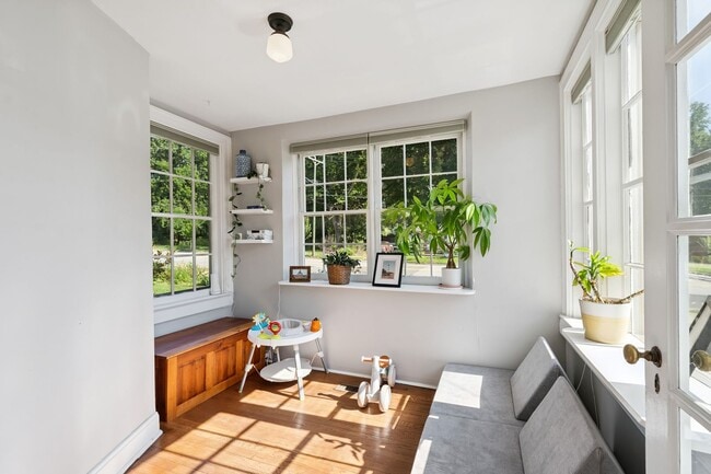 Building Photo - 3bd/2ba Two-Story Home in Durham Only 1 Mile from Downtown!