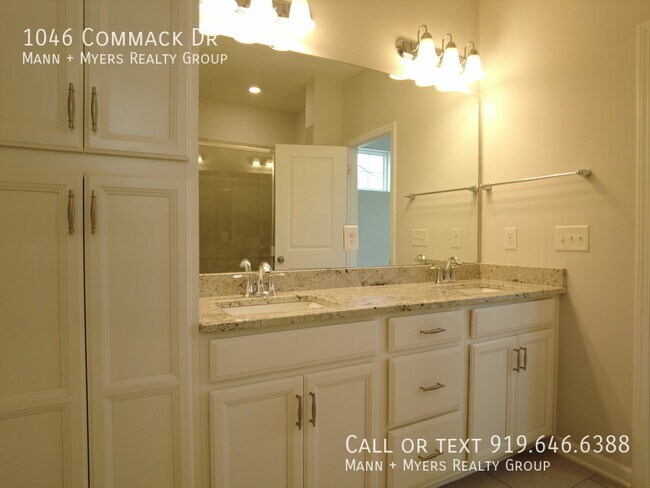 Building Photo - 1046 Commack Dr