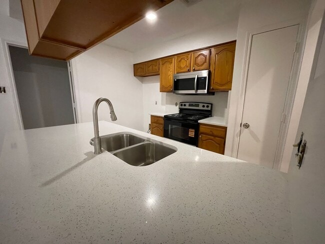 Building Photo - 2422-2424 Sherry Street