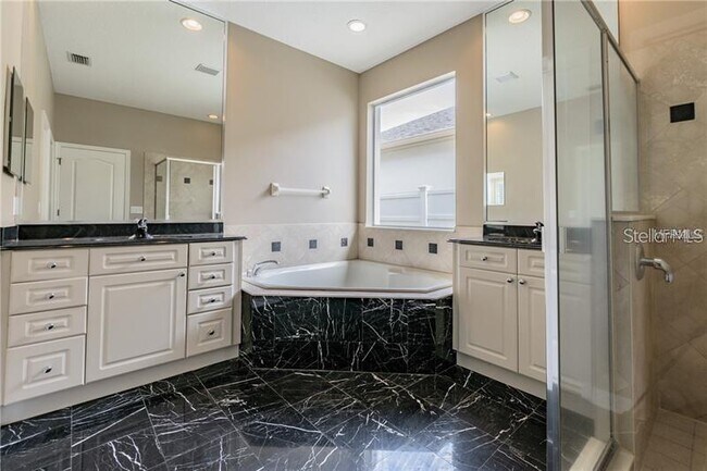 Building Photo - 12563 Cragside Ln