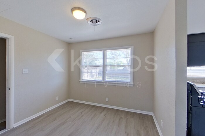 Building Photo - 1509 Bell St