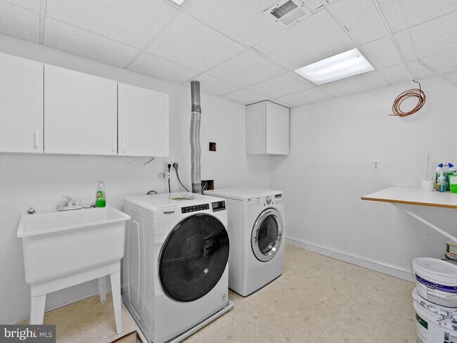 Building Photo - 4280 Branch Brigade Ln