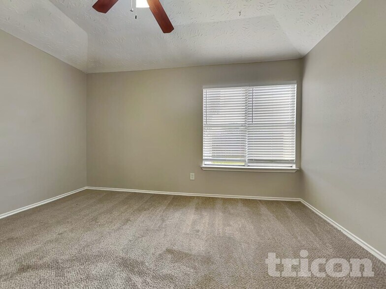 Building Photo - 15243 Bedford Glen Dr