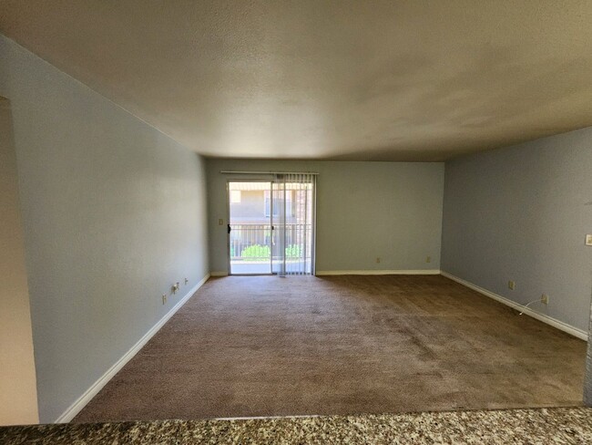 Building Photo - Nice Guard Gated Bella Vita Unit with larg...