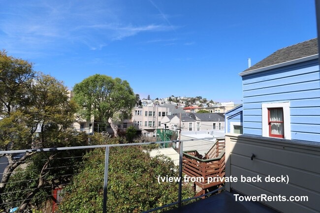 Building Photo - 208-210 Fair Oaks St