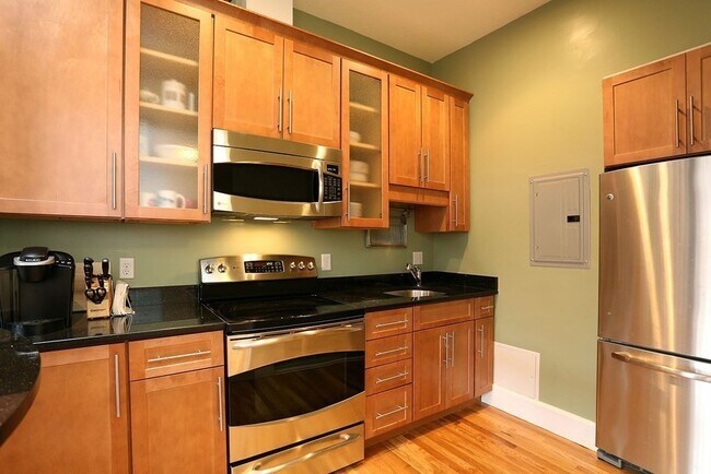 Building Photo - 281 Beacon St