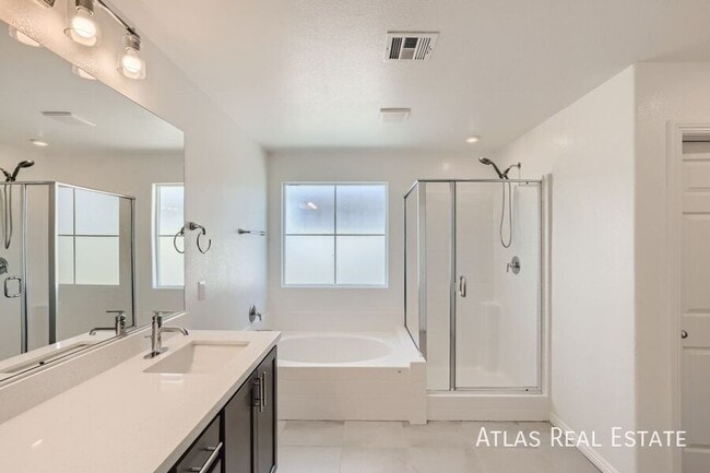 Building Photo - 3028 Misty Pine Ave.