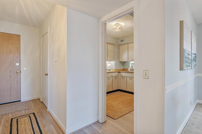 Building Photo - 100 Severn Ave