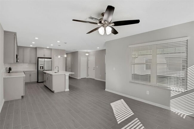 Building Photo - 5634 Tripoli Dr