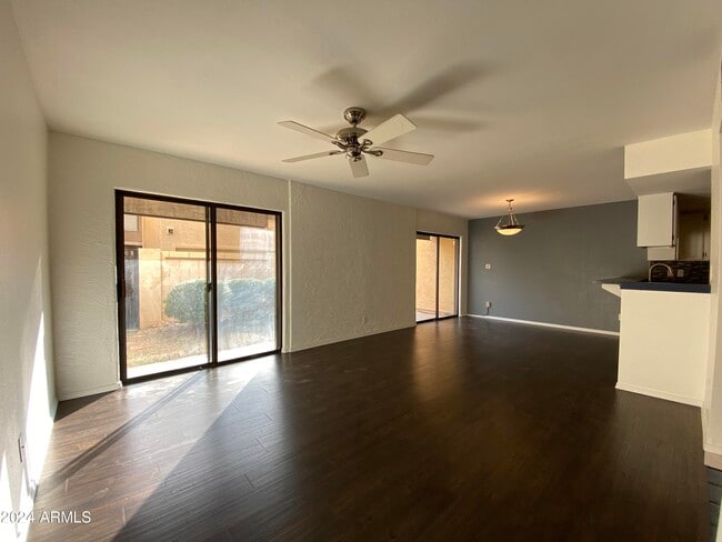 Building Photo - 821 E Redondo Dr
