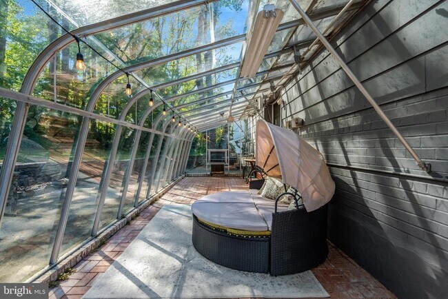 Building Photo - 6805 Reynard Dr