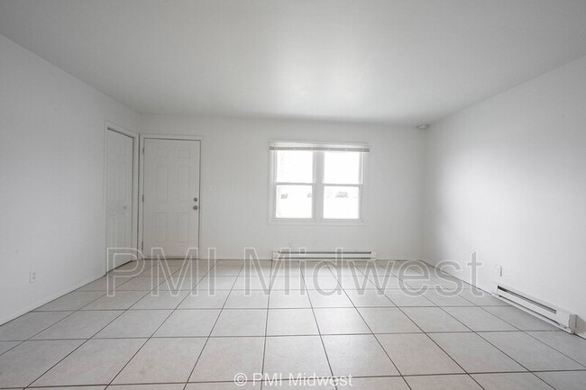 Building Photo - 4881 300W