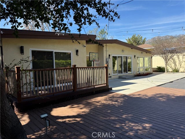 Building Photo - 940 Crestview Dr