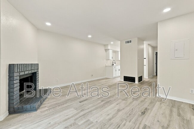 Building Photo - 8108 Foxfire Ln
