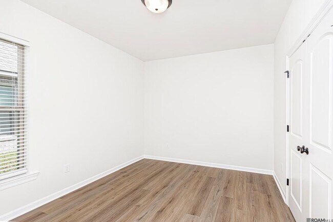 Building Photo - 41401 Cozy Wy