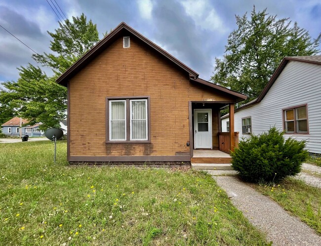 Primary Photo - Three Bedroom Home in Muskegon