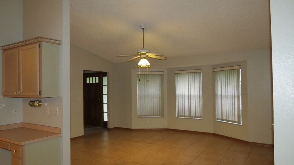 Building Photo - 1340 Woodlake Circle