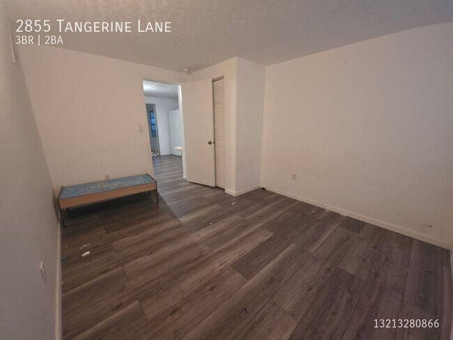 Building Photo - 2855 Tangerine Ln