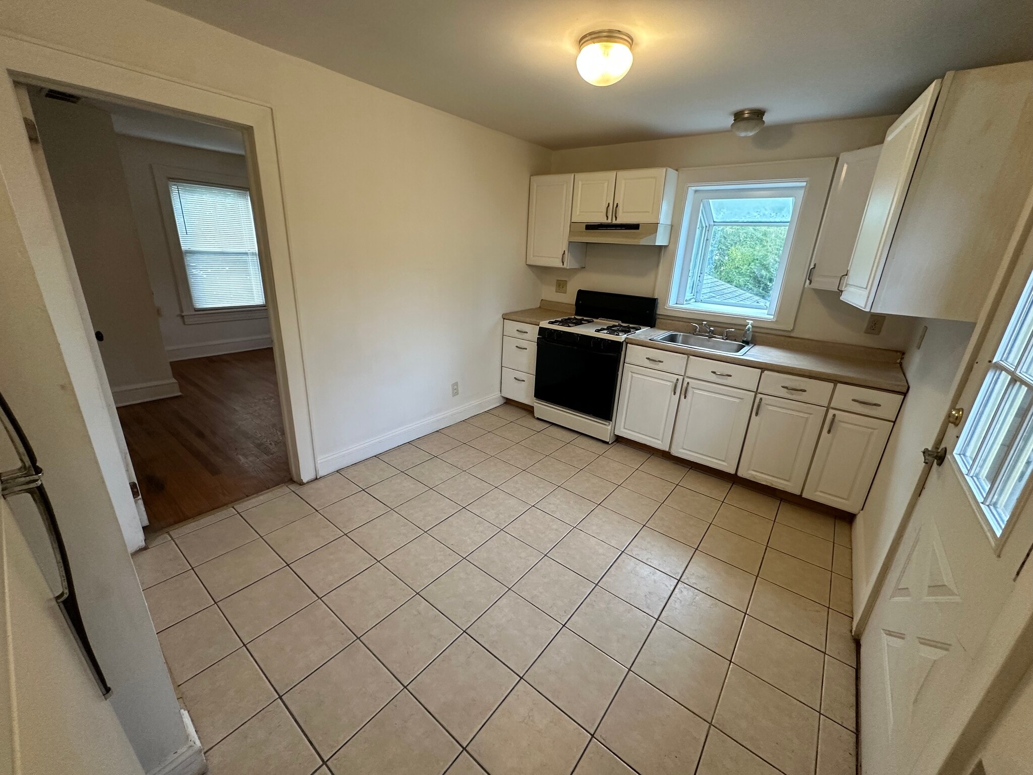 Building Photo - 212 Jackson Ave