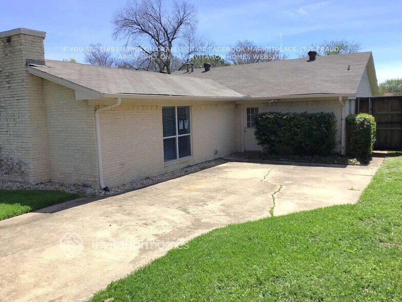 Building Photo - 436 Lexington Ln