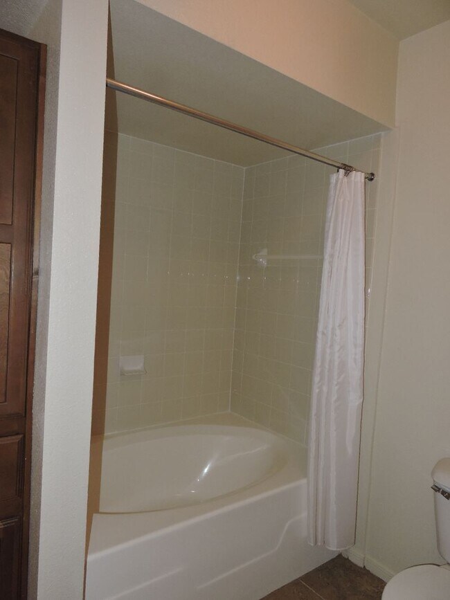 Building Photo - 2BR/2BA Condo in Gated Community - The Reserve at Cedar Lodge