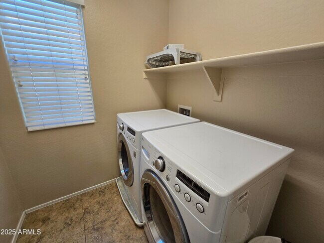 Building Photo - 256 N Scott Dr