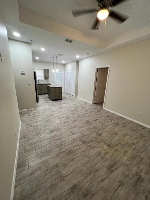 Building Photo - 5101 N Hiawatha Dr
