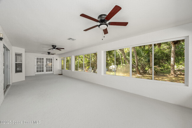 Building Photo - 210 Heron Dr