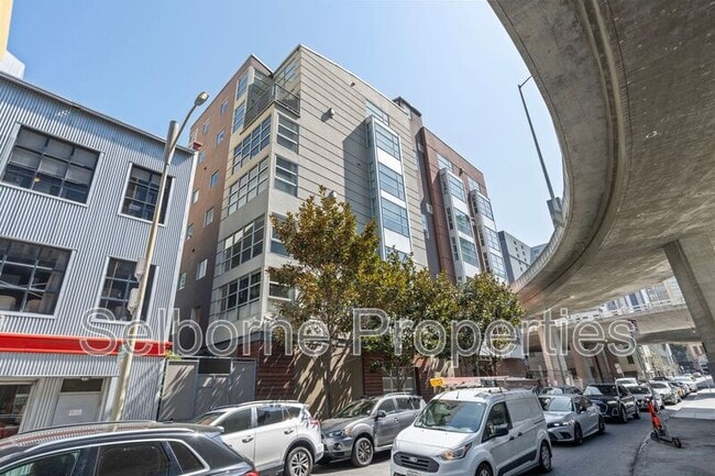 Building Photo - 33 Clementina St