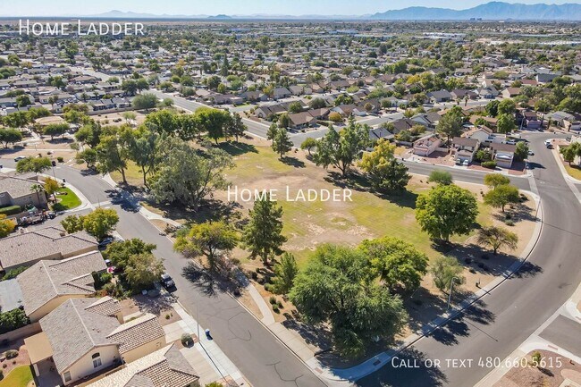 Building Photo - 745 N Hazelton Dr