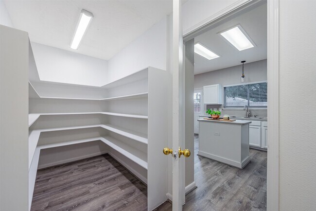 Building Photo - 5115 Cherrywood Ct