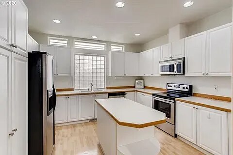 Building Photo - 5686 NE Canard Dr