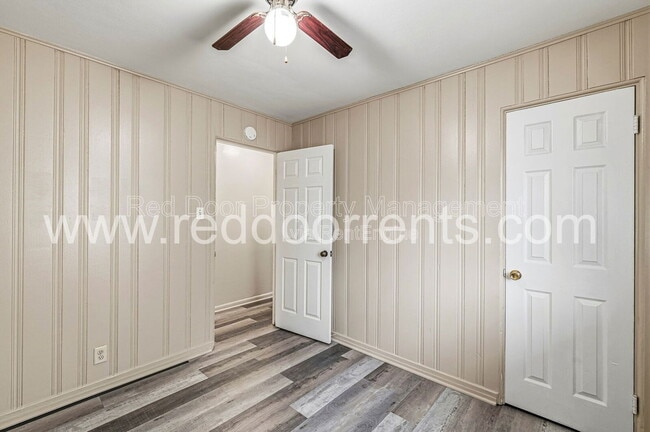 Building Photo - 3729 Kinnear Ave